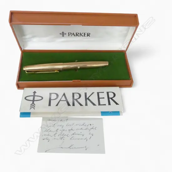 BOXED R/GOLD PARKER PEN