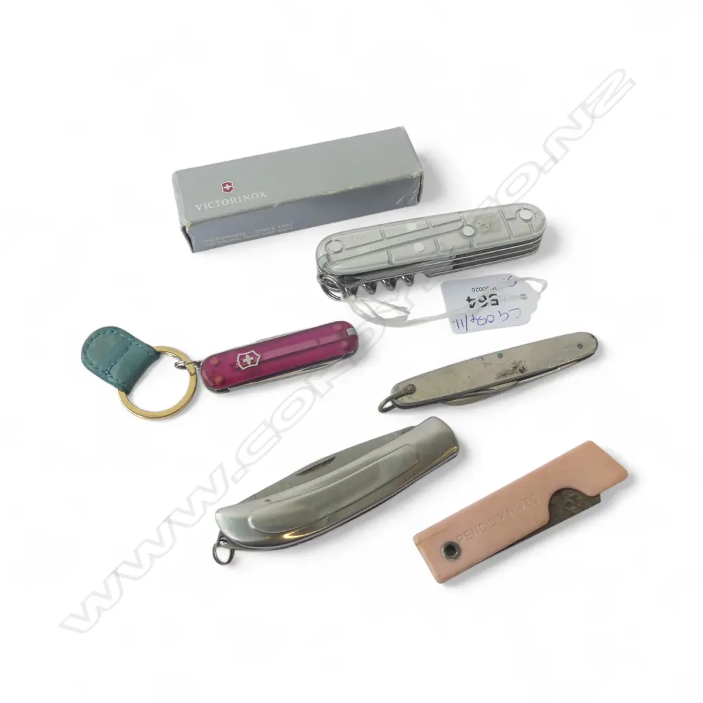 5 POCKET KNIVES; 2 VICTORINOX L.90mm Image 1++