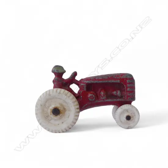 VINTAGE PLAY WORN FUN HO TRACTOR L.70mm