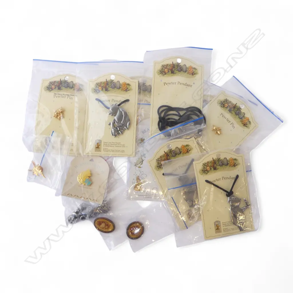 COLLECTION 'WINNIE the POO' CHARACTER PINS, pewter, some gold plated Image 1++