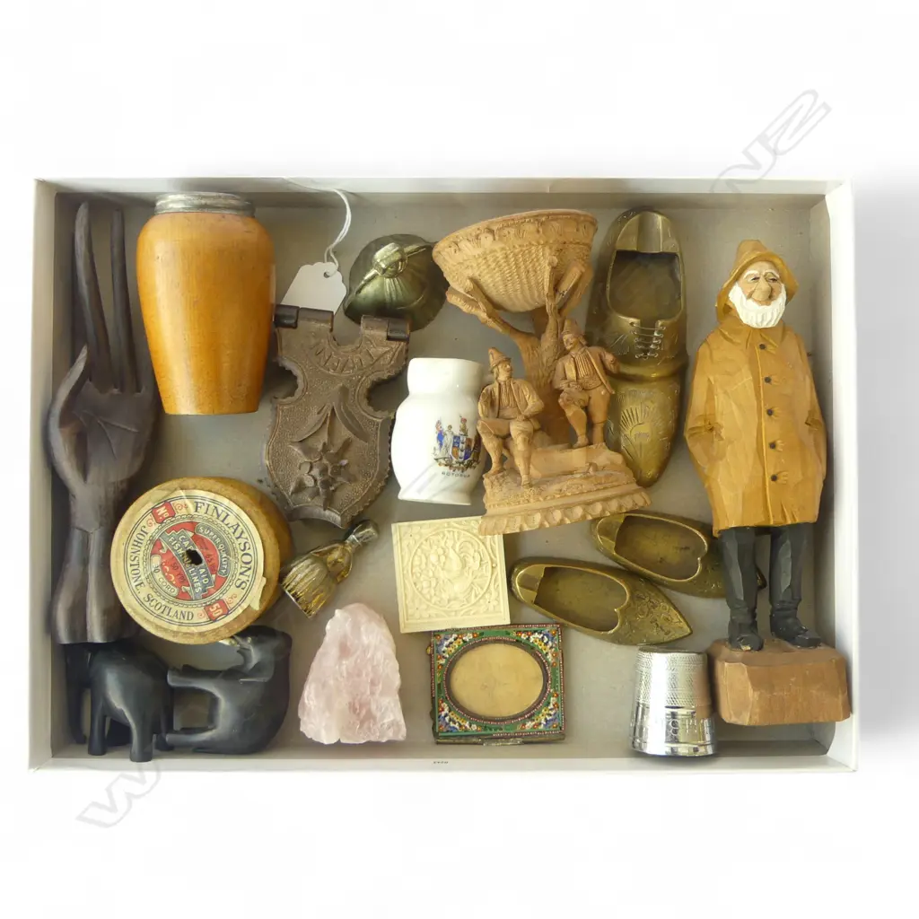 ASSTD. COLLECTIBLES TREEN BRASS ETC  Image 1++