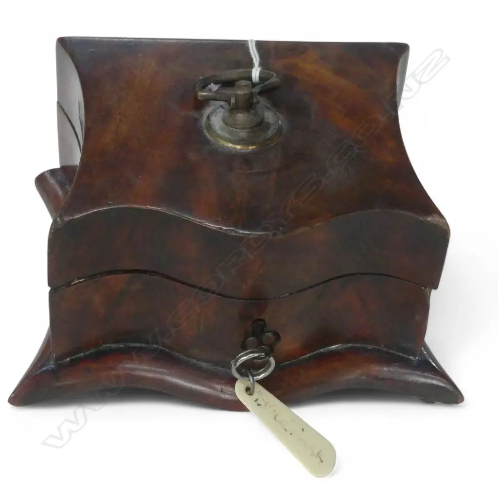 SMALL GEORGIAN FLAME MAHOGANY JEWEL BOX WITH KEY W.150mm Serpentine front Image 1++