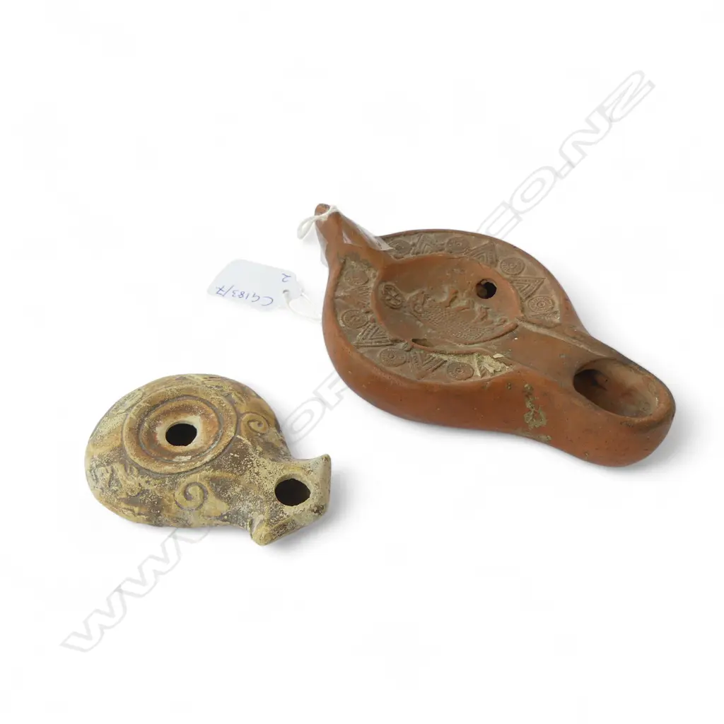 2 ROMAN? OIL LAMPS L.140mm Image 1++