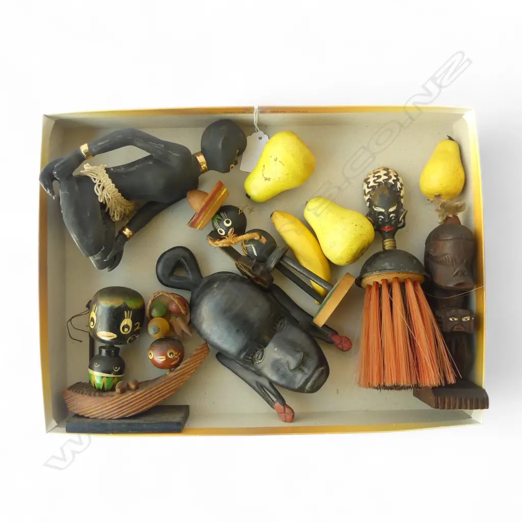 MID CENTURY COLLECTIBLES FIGURINES, BRUSH, CERAMIC FRUIT ETC Image 1++