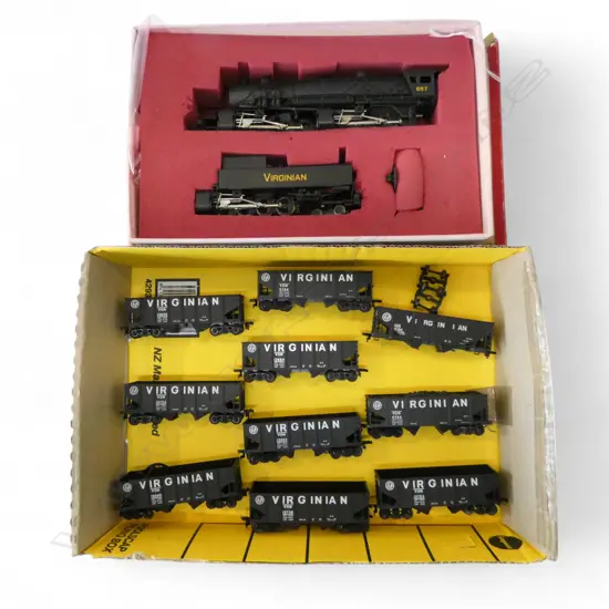 BOXED VIRGINIAN 657 ELECTRIC ENGINE & TENDER WITH 10 CARRAGES