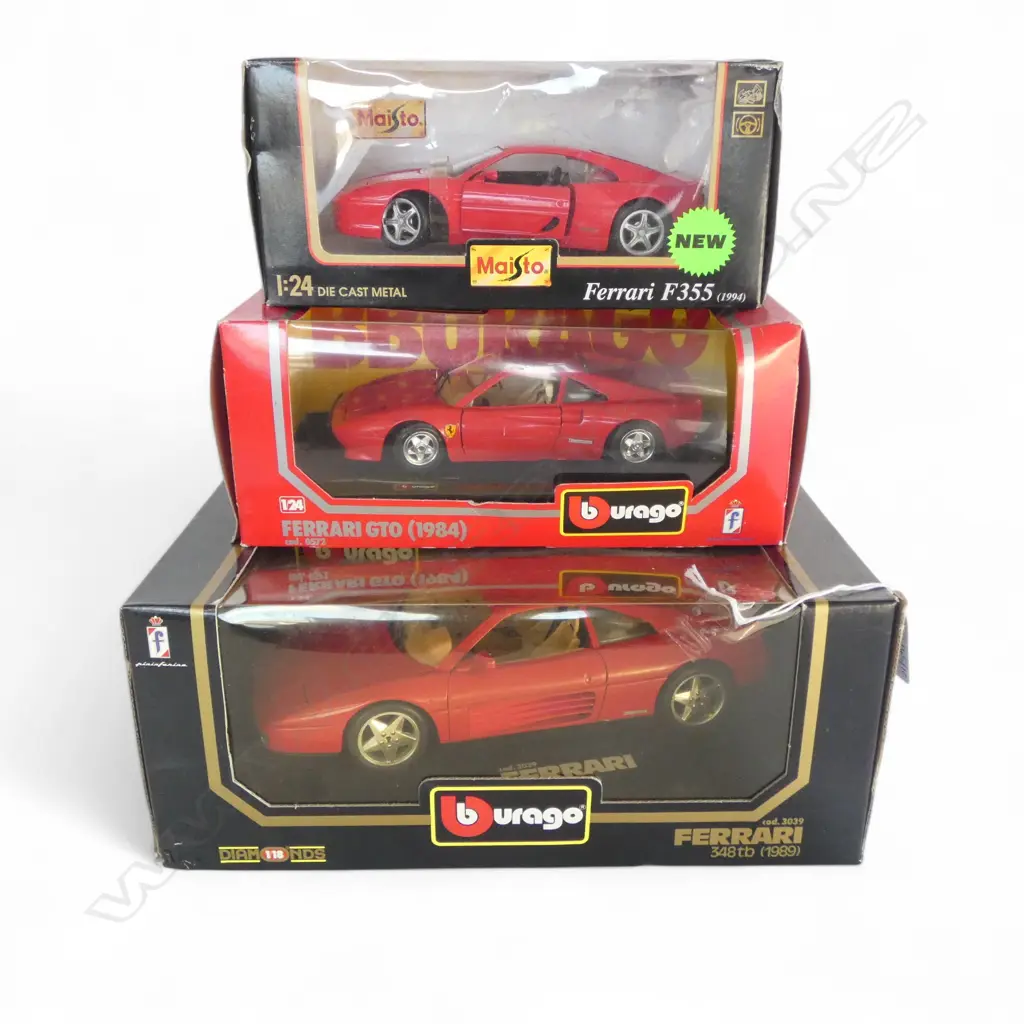 3 MODEL FERRARI CARS, BOXED L.305mm Image 1++