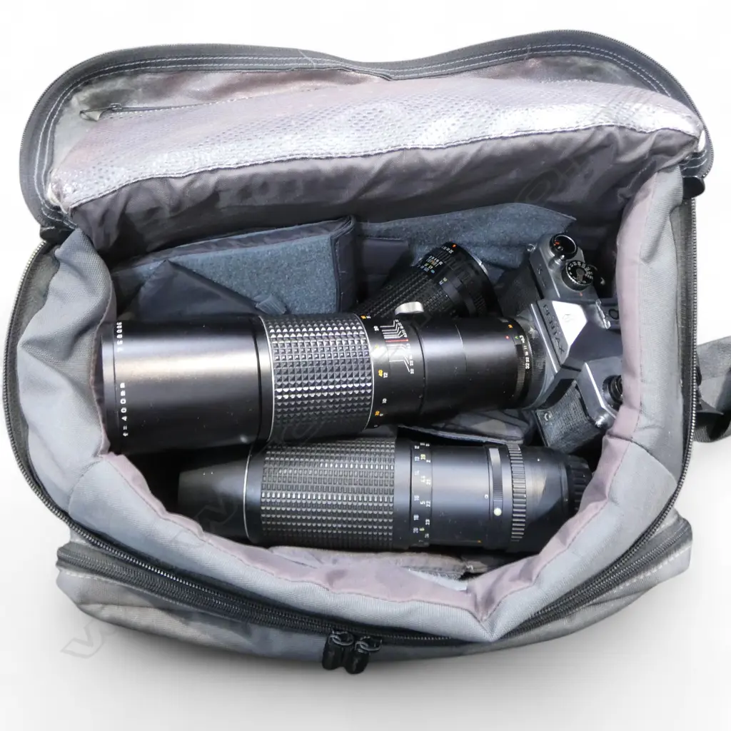4 LENSES; 2x ASAHI SMC PENTAX (AF), SIGMA SYSTEM 80-200 f3.5, K100 CAMERA &  AUTO MAKINON 400 f6.3 + LOWEPRO NOVA 5 CASE Image 1++