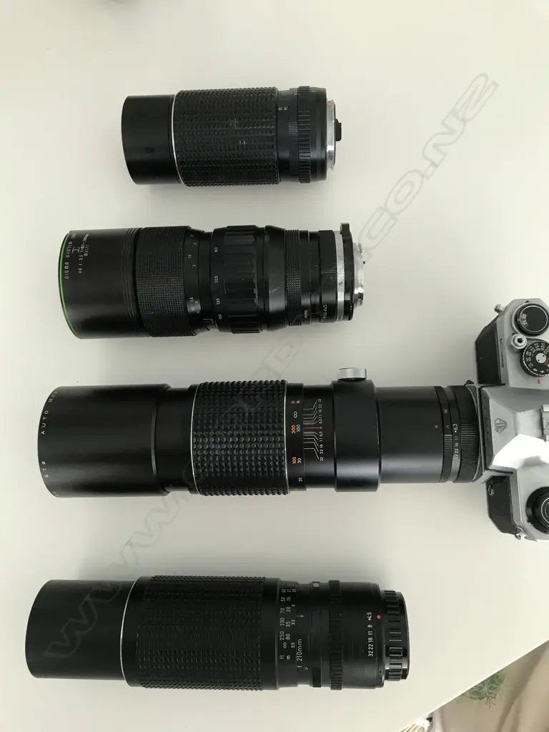 4 LENSES; 2x ASAHI SMC PENTAX (AF), SIGMA SYSTEM 80-200 f3.5, K100 CAMERA &  AUTO MAKINON 400 f6.3 + LOWEPRO NOVA 5 CASE Image 1++