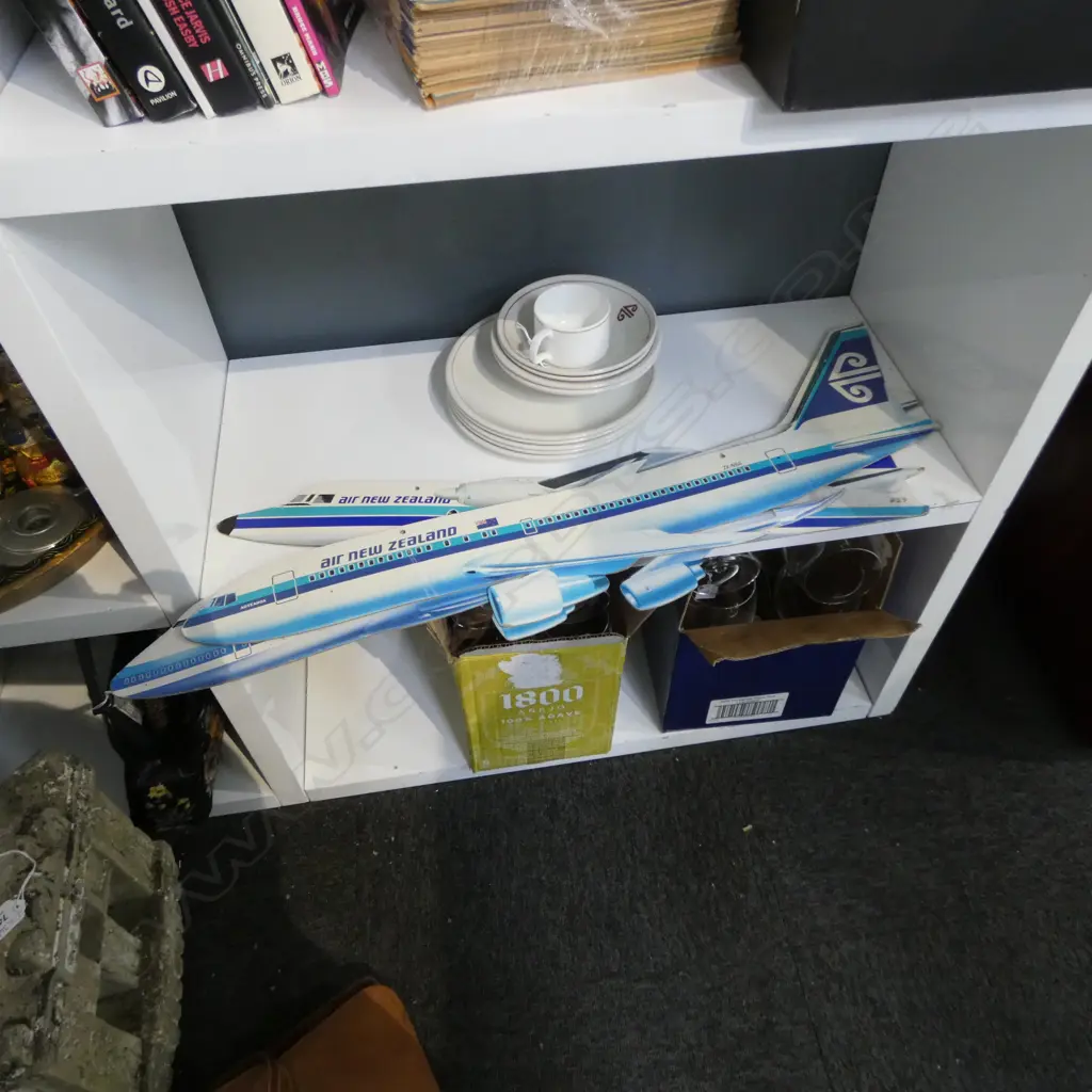 ASST. AIR NEW ZEALAND CROCKERY + CARDBOARD CUT OUT AIRLINERS ADVERTISING W.850mm Image 1++