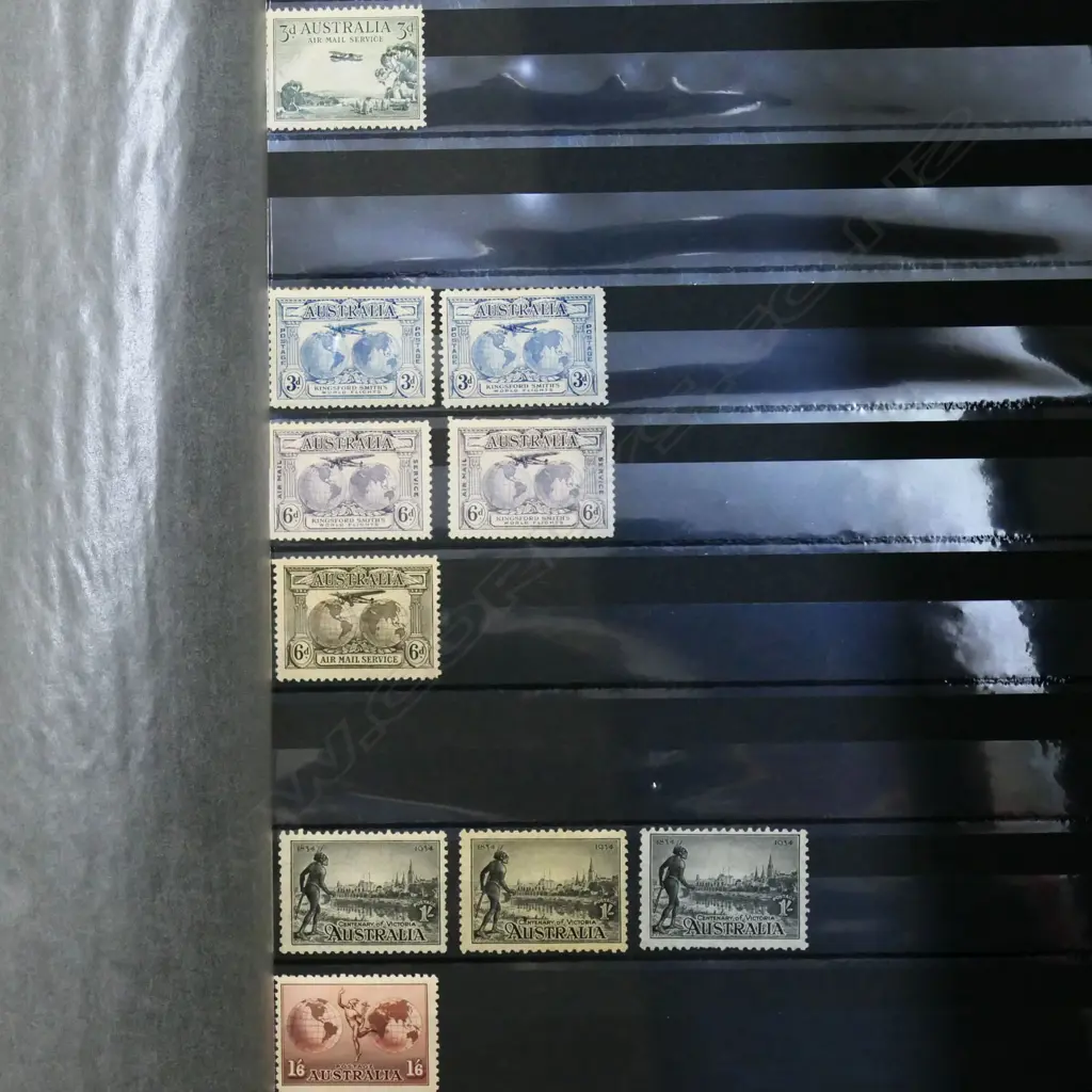 AUSTRALIAN STAMP ALBUM Image 1++