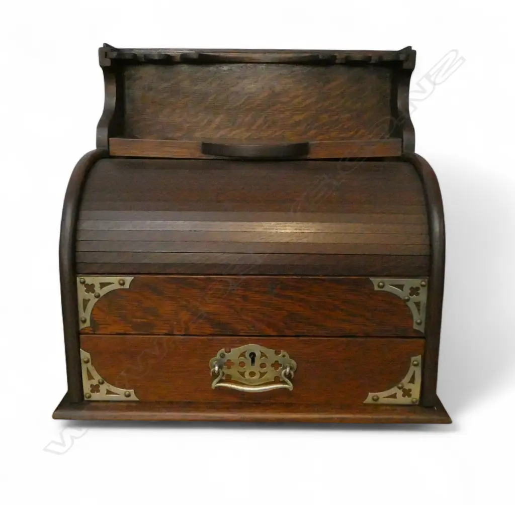 OLD SMOKERS CABINET, AUTO OPENING TAMBOUR, OAK IN GOOD CONDITION, 320 x 230 x 300mm Image 1++