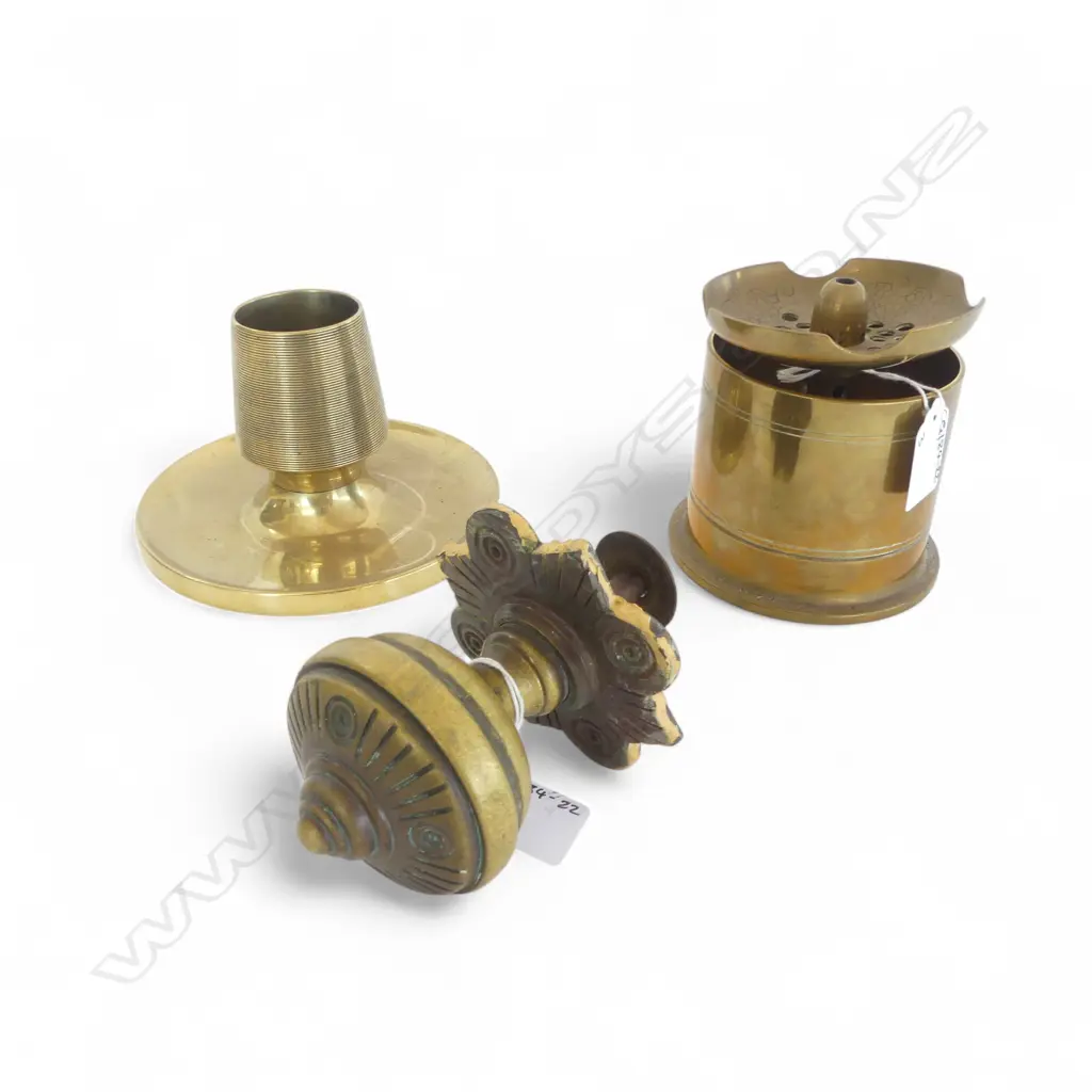 3 BRASS PCES; DOOR KNOB, TRENCH ART ASH TRAY, OTHER Image 1++