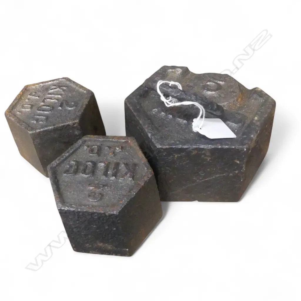 3 CAST IRON WEIGHTS; 5 KG + 2x 2 KG Image 1++