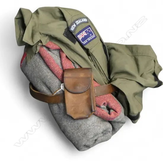 N.Z. GREEN JACKET, LEATHER BELT & POUCH w. BLANKET