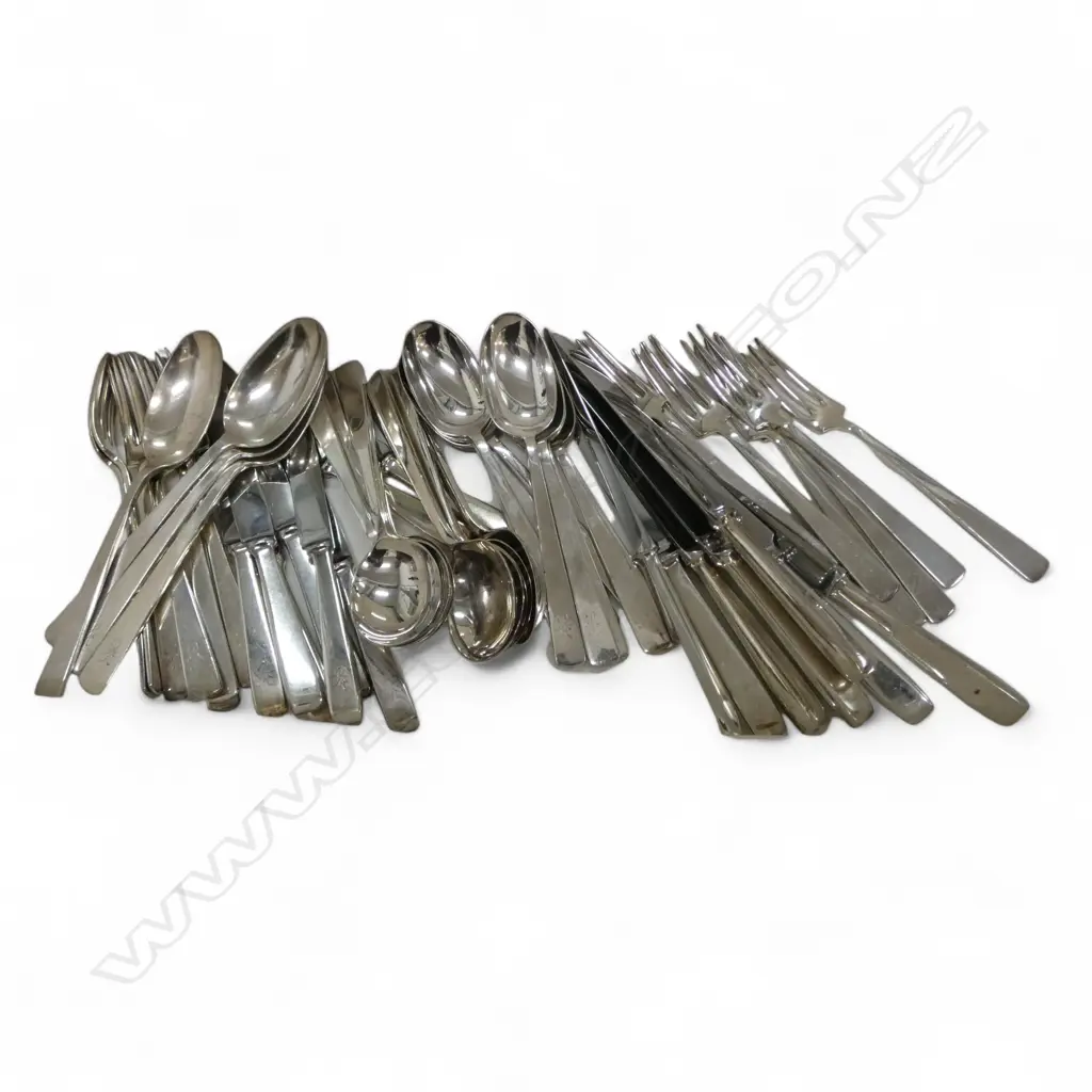 MAPPIN & WEBB SILVER PLATE CUTLERY SERVICE... Image 1++