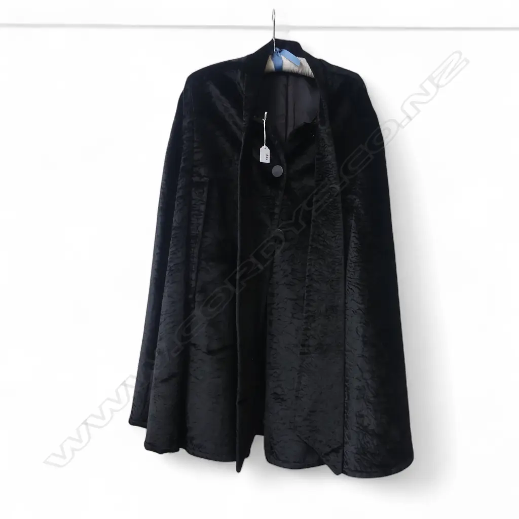 VINTAGE BLACK FAUX ASTRAKAN CAPE Image 1++