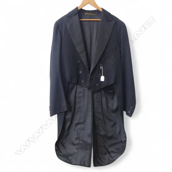 LARGE SIZE MENS VINTAGE TUXEDO JACKET BY MCARTHY NEWMARKET