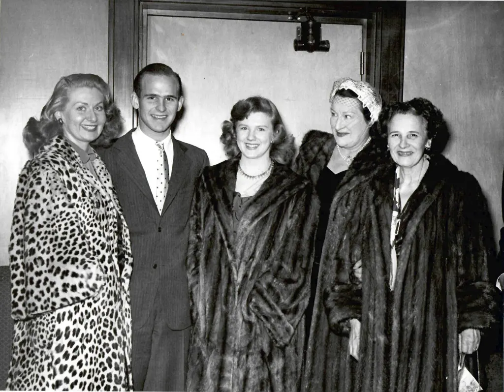 VINTAGE GENUINE LEOPARD FUR COAT with provenance... Image 1++