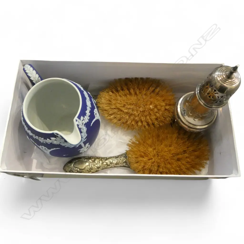WEDGWOOD JUG, EP SIFTER & 2 HAIRBRUSHES Image 1++
