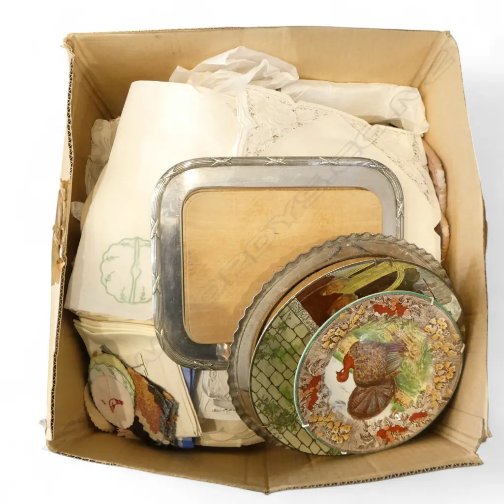 ASST. LINENS, 2 BREAD BOARDS ETC Image 1++