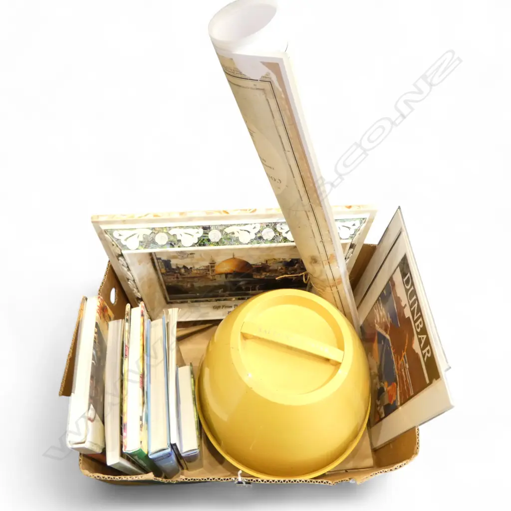 BOX - HAIRDRYER, BOOKS, WOODEN FISH PANEL ETC  Image 1++