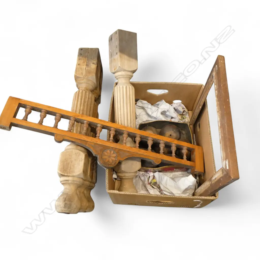 SET OF FOUR TABLE LEGS, PEDIMENT, WOODEN FRAME & 6 FURNITURE FEET Image 1++