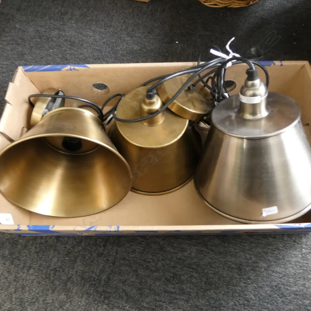 3 PENDANT LIGHTS Image 1++