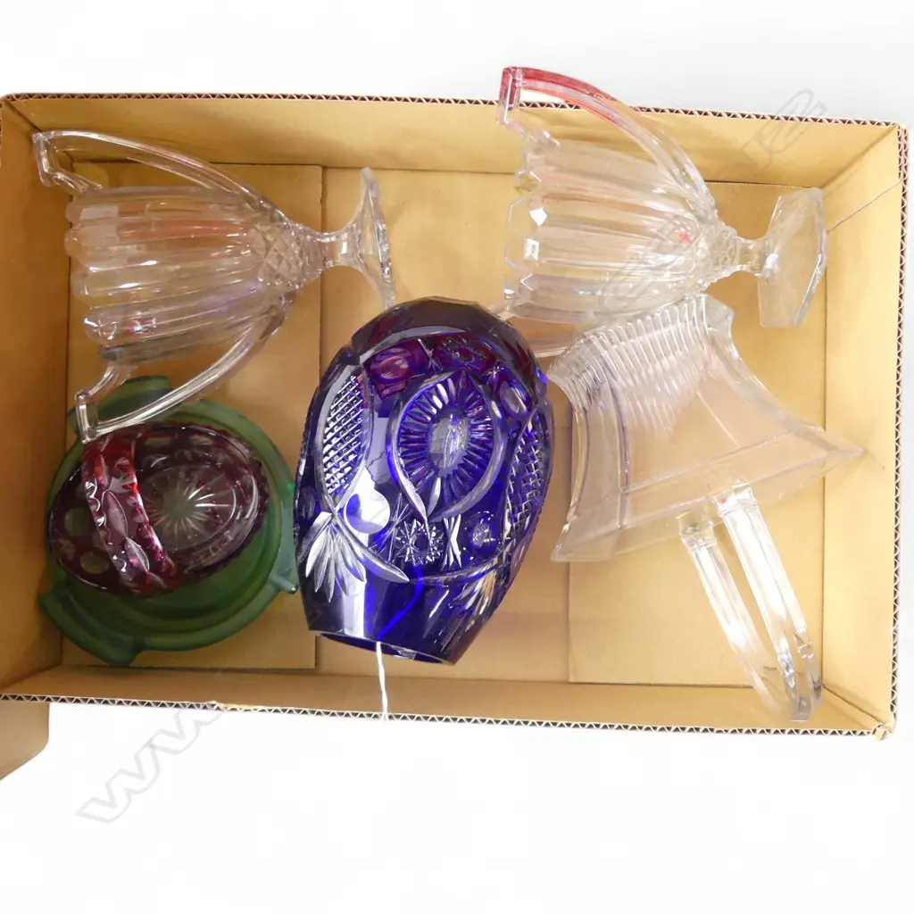 FLASHED CRYSTAL BASKET & VASE H.210mm (LOSS TO RIM), GREEN GLAS VASE STAND, BASKET & 2 GLASS TROPHIES (CHIP) Image 1++