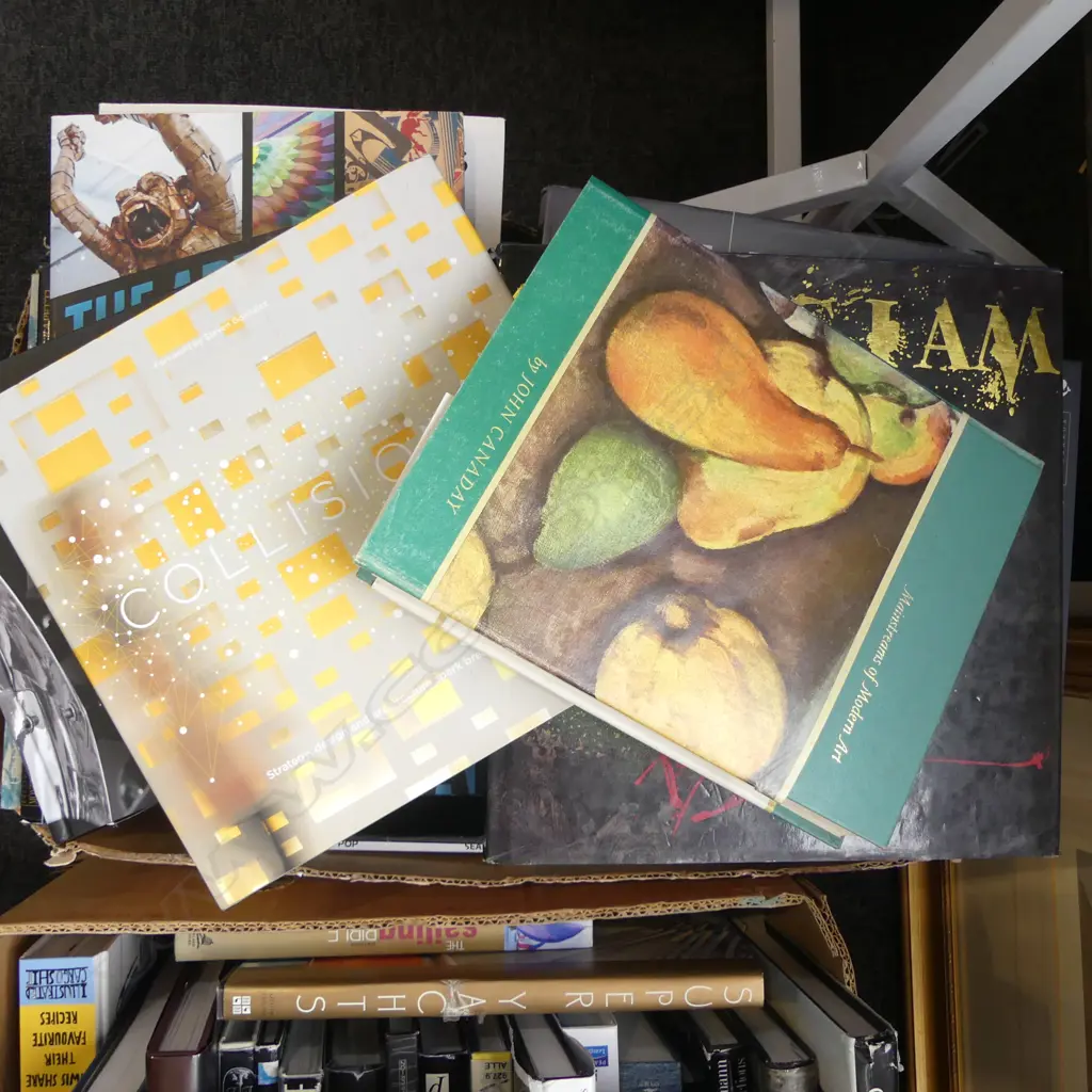 LG BOX ASST. DESIGN & ART BOOKS Image 1++