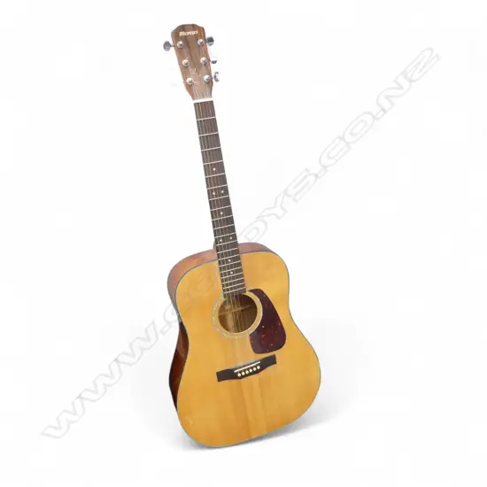 MORRIS M-12NAT ACOUSTIC GUITAR 