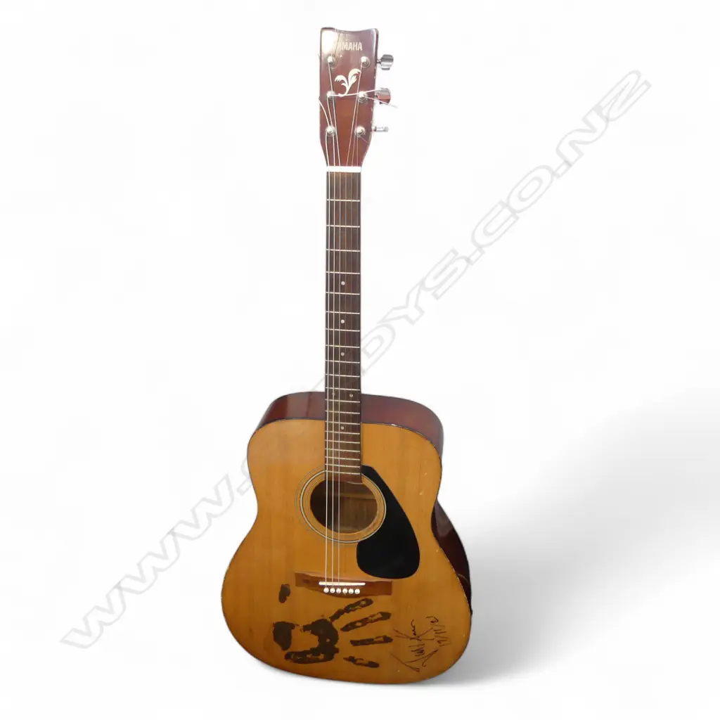 AUTOGRAPHED ACOUSTIC GUITAR H.1030mm  Image 1++
