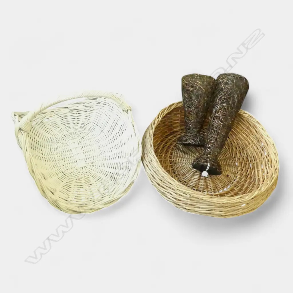 2 LG CANE BASKETS + PR CANDLE STANDS H.500mm Image 1++