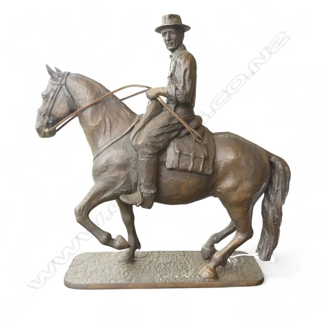 AFTER FERDINANDO VECHI, MAN ON HORSEBACK, BRONZE SCULPTURE, SIGNED 'VECHI A' AND EDITIONED 1/3 ON BASE 360 x 370 mm Image 1++