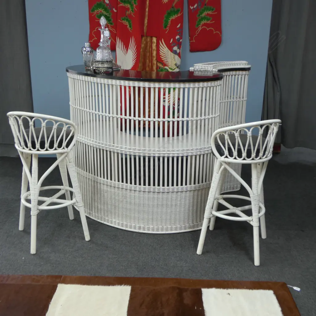 RETRO WHITE CANE DRINKS BAR 1250x1200x1985mm + PR KITCHEN STOOLS H.910mm Image 1++