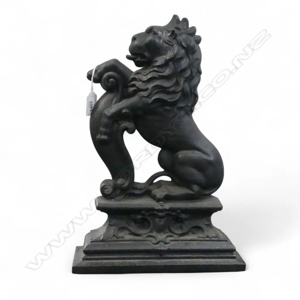 CAST IRON LION DOOR STOP H.385mm Image 1++
