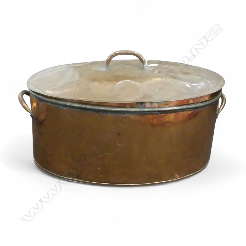 VERY LARGE LIDDED COPPER POT 650x420mm Image 1++