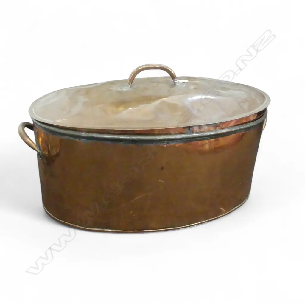 VERY LARGE LIDDED COPPER POT 650x420mm Image 1++