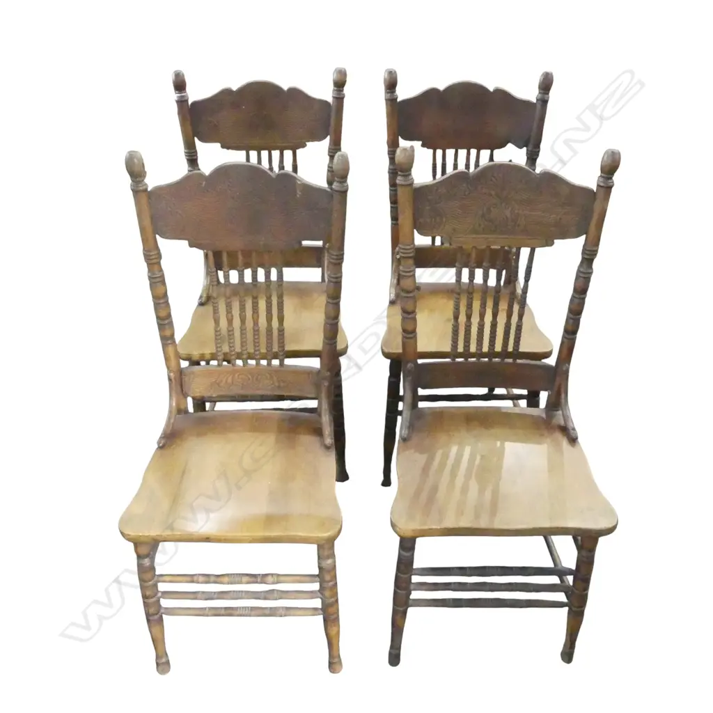 4 SPINDLE BACK CHAIRS Image 1++
