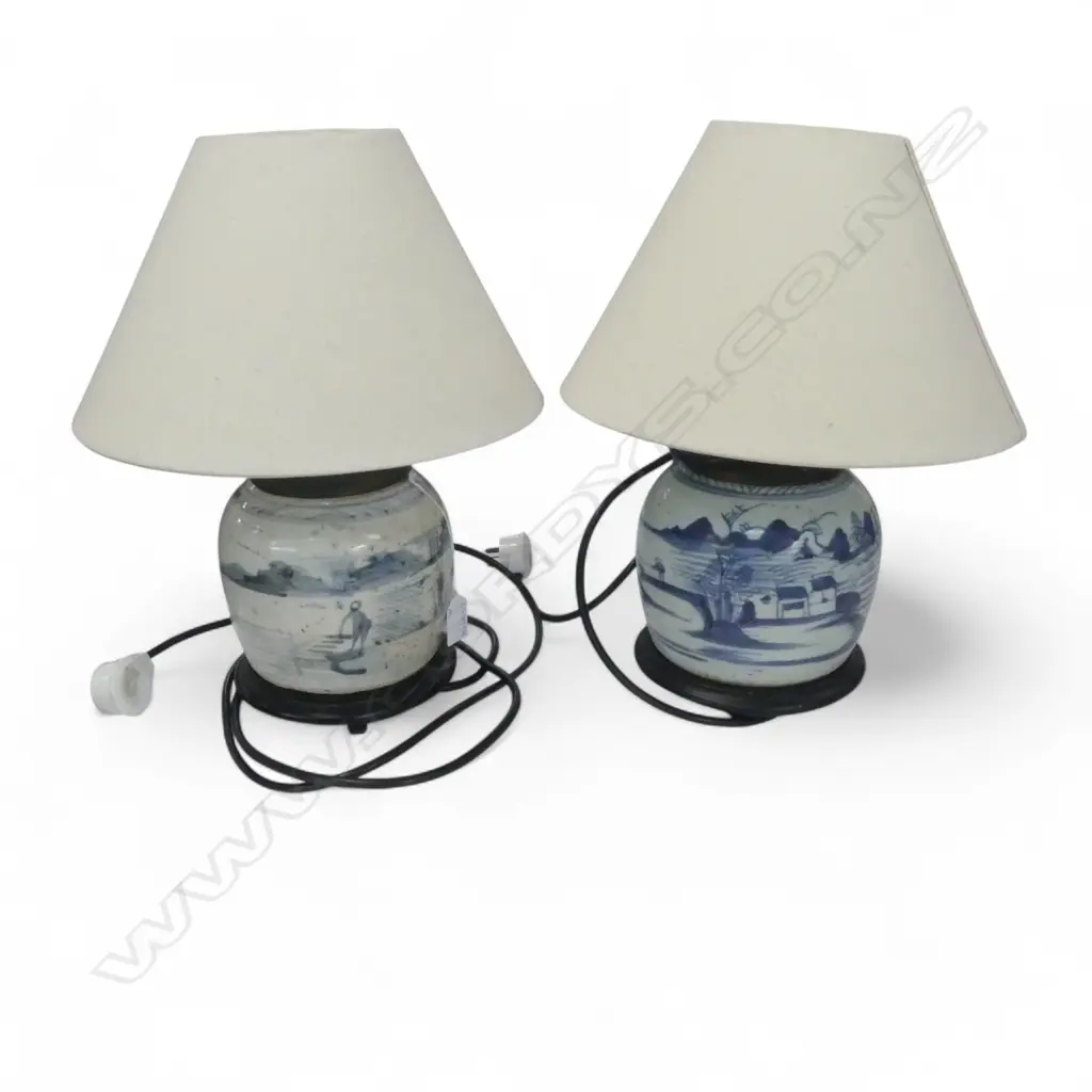 PR CHINESE B/W GINGER JAR TABLE LAMPS H.380mm Image 1++
