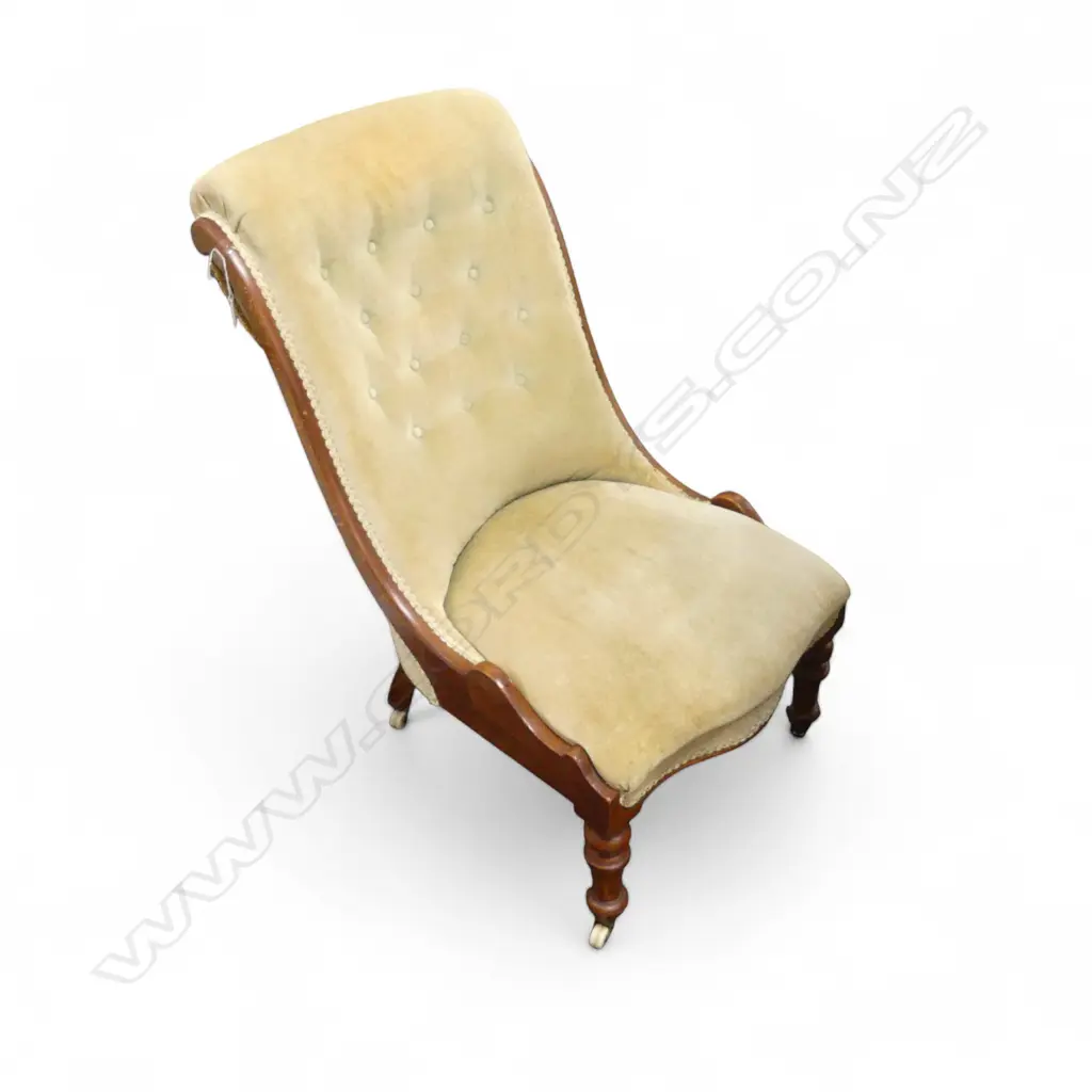EDWARDIAN LOUNGE CHAIR ON CASTORS Image 1++