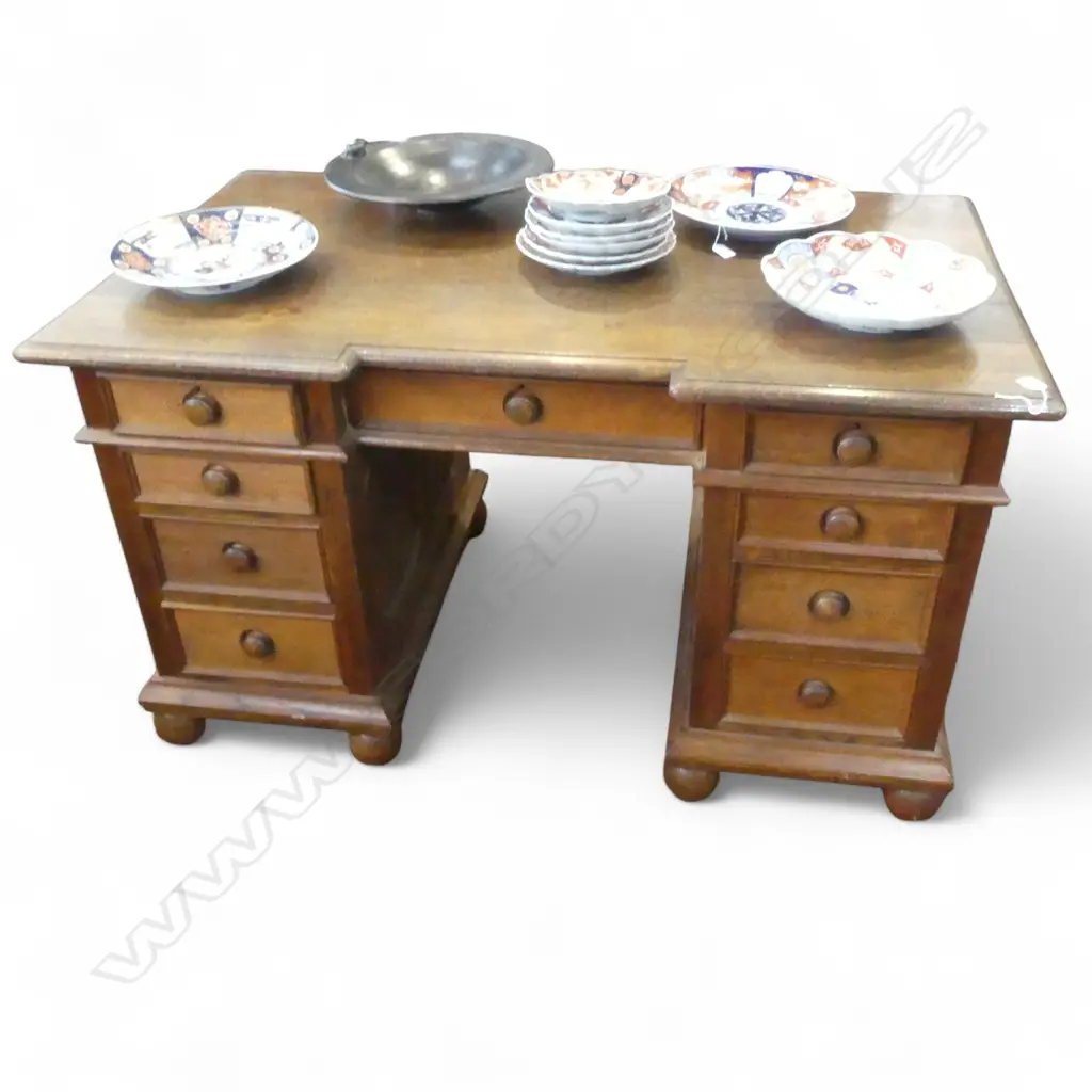 OAK BREAKFRONT DESK 1370x840x760mm Image 1++