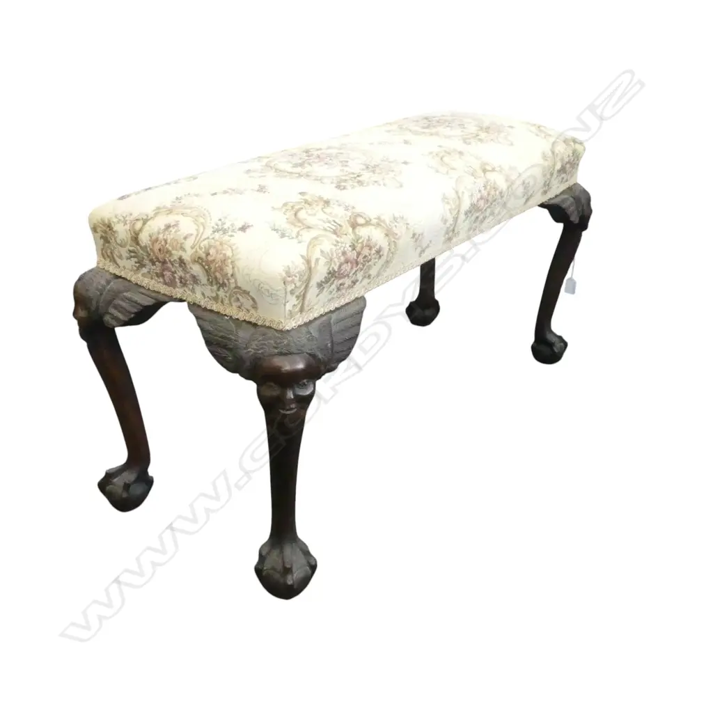 UPHOLSTERED STOOL W.1000mm Image 1++