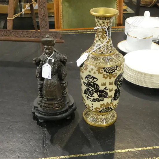 CHINESE SEATED EMPEROR FIGURE, RESIN H.220mm + CLOISONNE VASE H.280mm