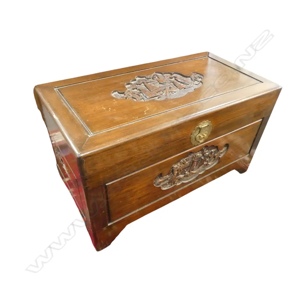 MAHOGANY CAMPHOR CHEST W.1015mm Image 1++