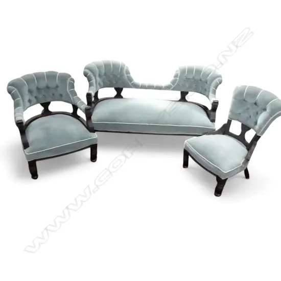EDWARDIAN BLUE VELVET PARLOUR SUITE; PR CHAIRS + SOFA