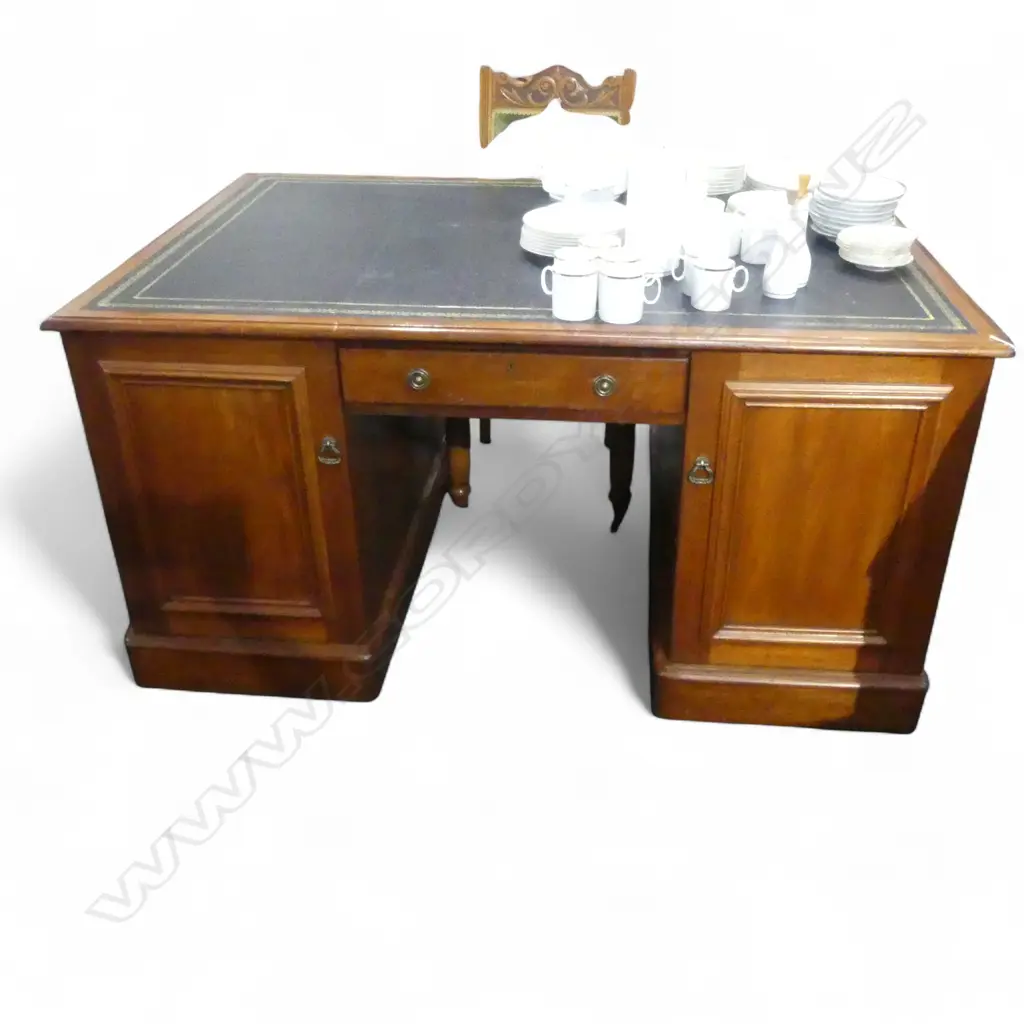 TWIN PEDESTAL PARTNERS DESK, BLACK LEATHER INSET 1510x1055x765mm Image 1++