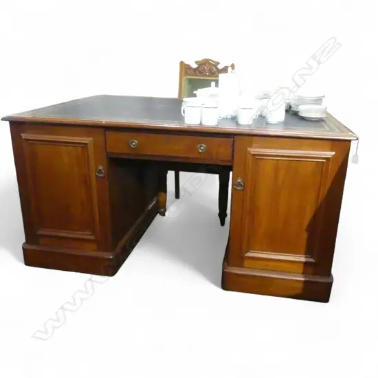 TWIN PEDESTAL PARTNERS DESK, BLACK LEATHER INSET 1510x1055x765mm