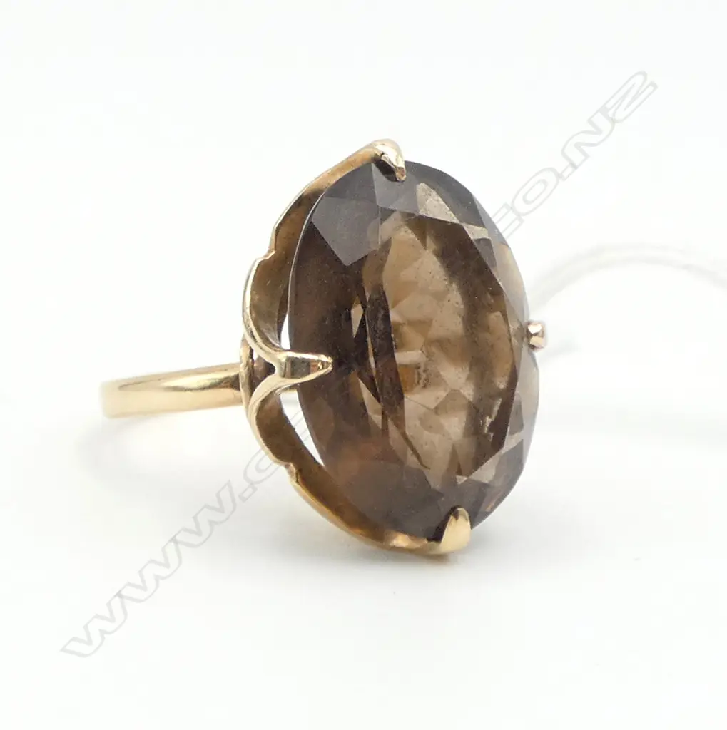 9ct GOLD & SMOKEY QUARTZ RING. 6.7gms SIZE T Image 1++