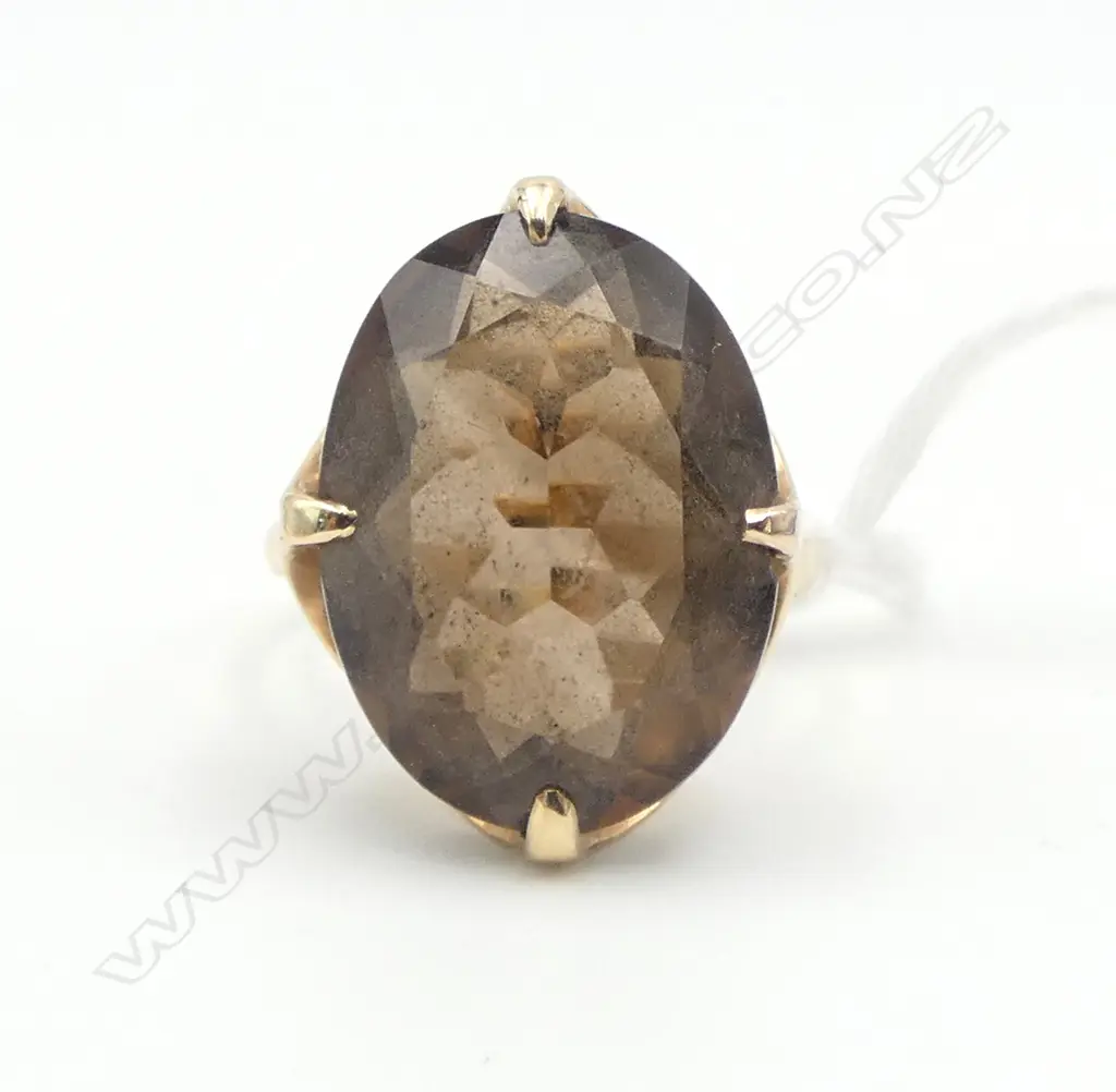 9ct GOLD & SMOKEY QUARTZ RING. 6.7gms SIZE T Image 1++