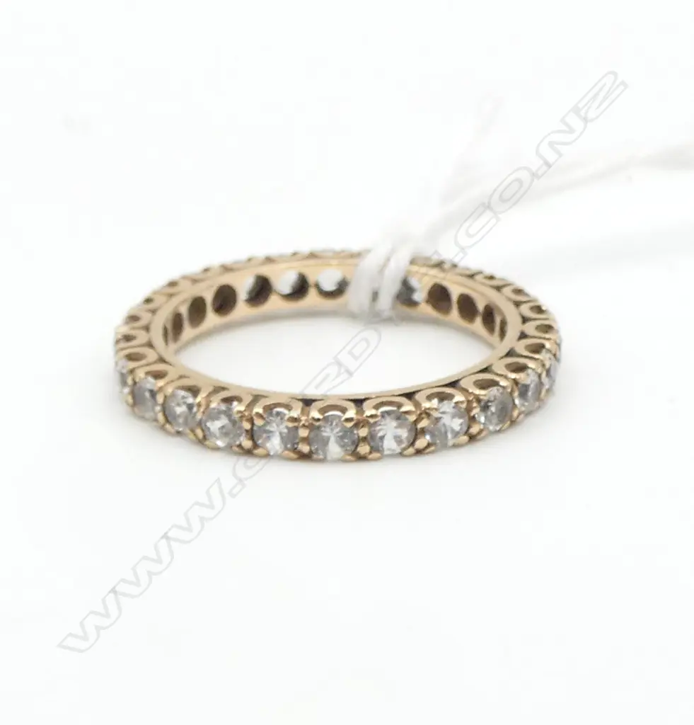 9ct Y/GOLD WHITE SAPPHIRE ETERNITY BAND. 1.9gms SIZE M Image 1++